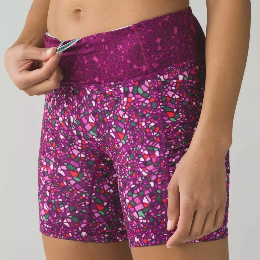 Lululemon Speed Track Short Size 10 Contour Sports